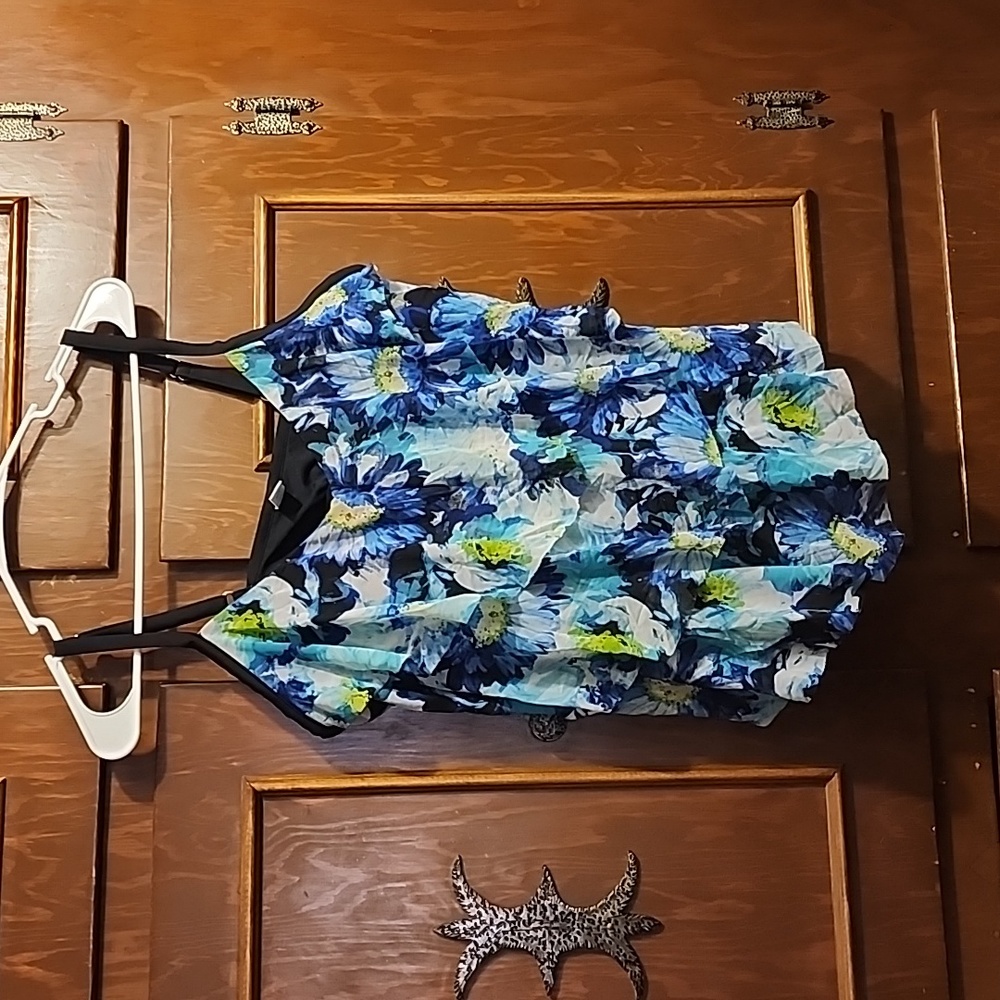 NWOT  Tropical Escape Tankini